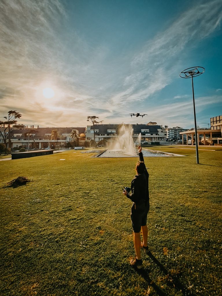 Alexandre Rotenberg with his drone, Estoril, Portugal © Damiano Nigro